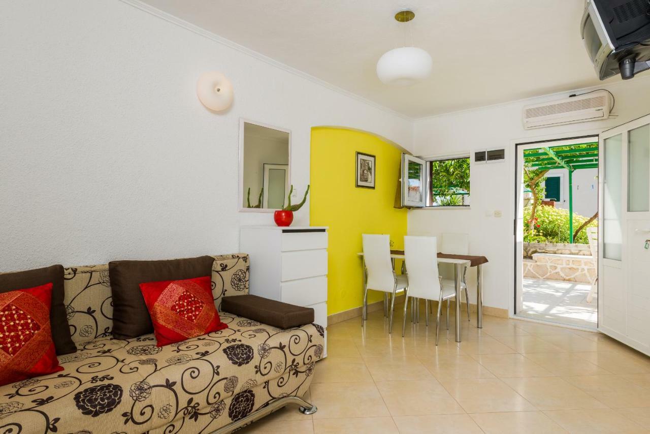 Apartament Nada *