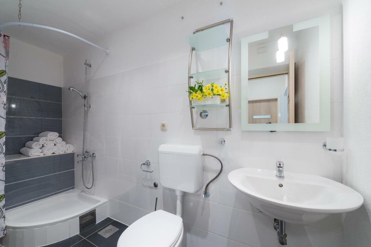 Apartament Nada *